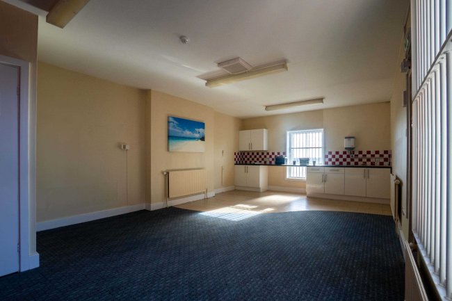 5-7 Market Place, Pontefract, WF8 1AG 25