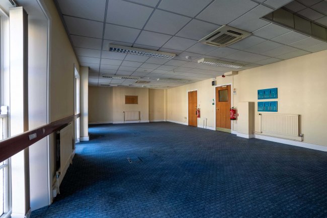 5-7 Market Place, Pontefract, WF8 1AG 25