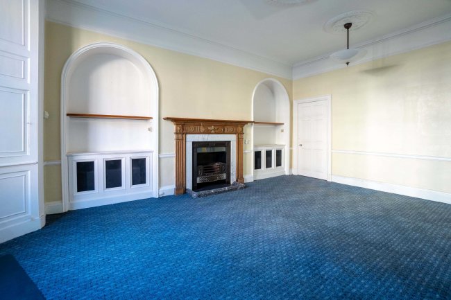 5-7 Market Place, Pontefract, WF8 1AG 25