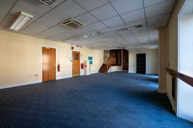 5-7 Market Place, Pontefract, WF8 1AG 25