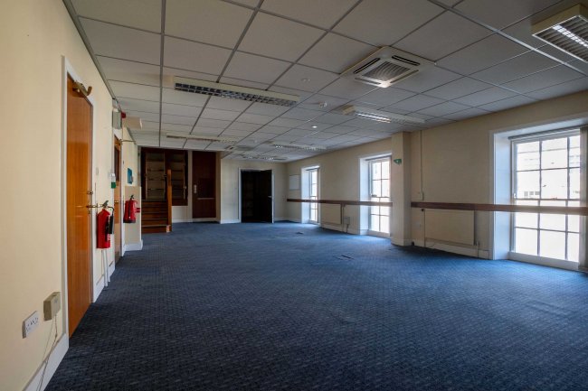 5-7 Market Place, Pontefract, WF8 1AG 25