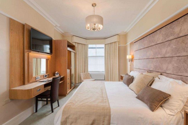 The Invicta Hotel, 11/12 Osborne Place, Lockyer Street, Plymouth PL1 2PU 26