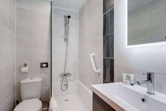 The Invicta Hotel, 11/12 Osborne Place, Lockyer Street, Plymouth PL1 2PU 26