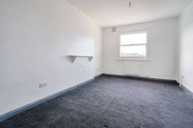 Flat E, 15 Newton Road, London W2 5JP 5