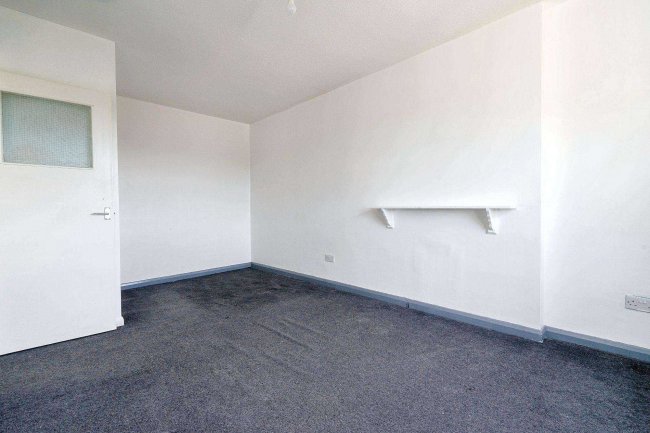 Flat E, 15 Newton Road, London W2 5JP 5