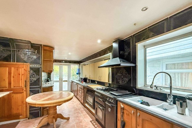 53 Beach Road, South Shields, Tyne And Wear, NE33 2QU 3