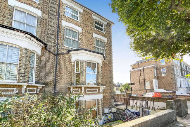 58 Loftus Road, Shepherds Bush, London W12 7EL 10