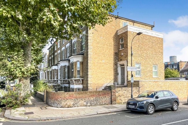 58 Loftus Road, Shepherds Bush, London W12 7EL 10