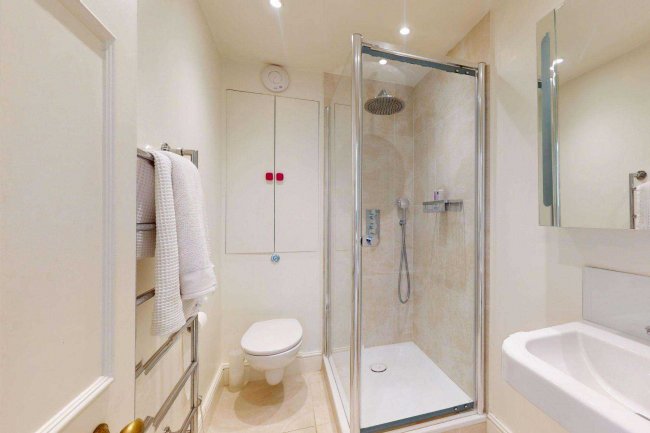 6 Montpelier Square, Knightsbridge, London SW7 1JT 5