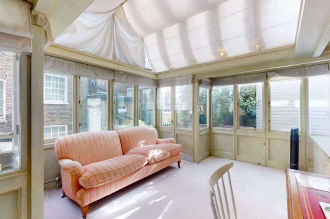 6 Montpelier Square, Knightsbridge, London SW7 1JT 5