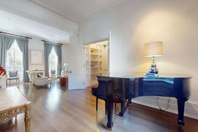 6 Montpelier Square, Knightsbridge, London SW7 1JT 5