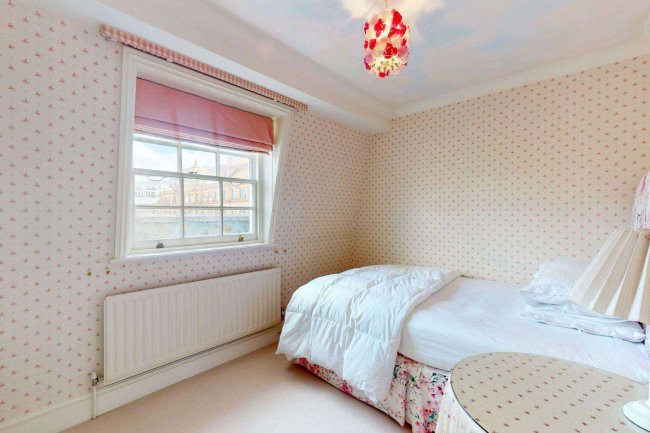 6 Montpelier Square, Knightsbridge, London SW7 1JT 5