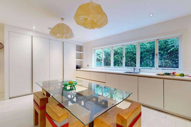 6 Montpelier Square, Knightsbridge, London SW7 1JT 5