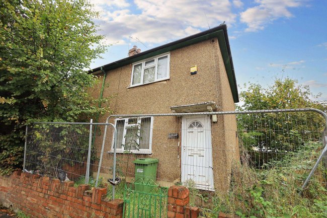 81 Ledgers Road, Slough, Berkshire, SL1 2RQ 3