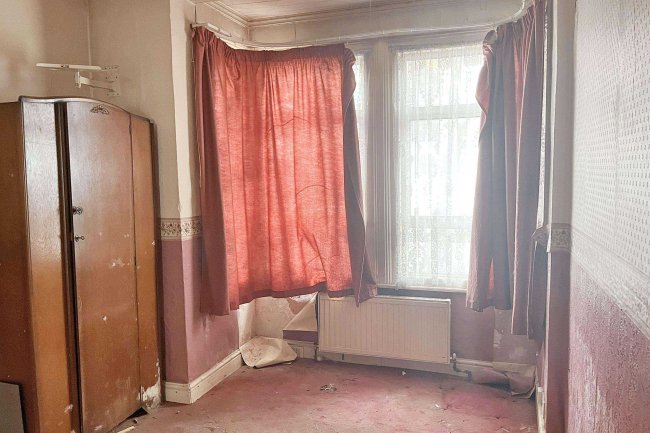 15 Ingatestone Road, South Norwood, London, SE25 4LG 9