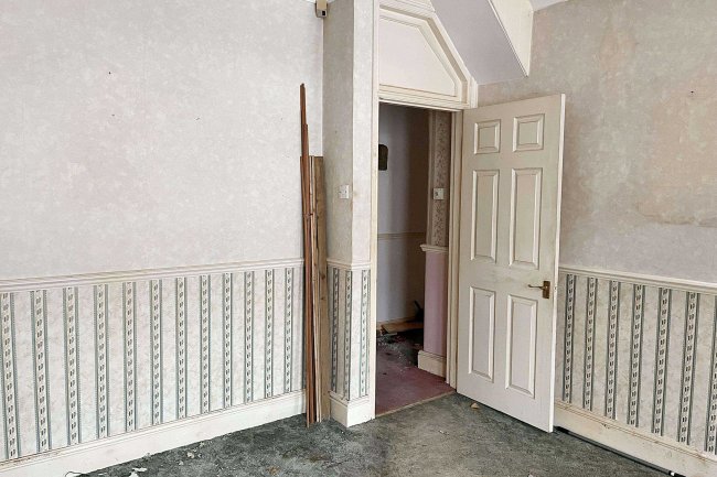 15 Ingatestone Road, South Norwood, London, SE25 4LG 9