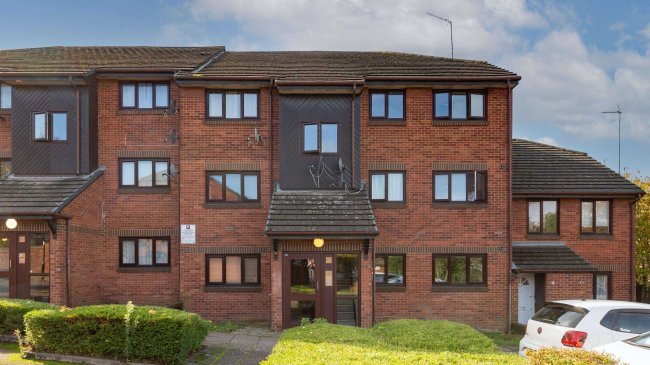 14 Perry Avenue, Acton, London, W3 6YQ 5