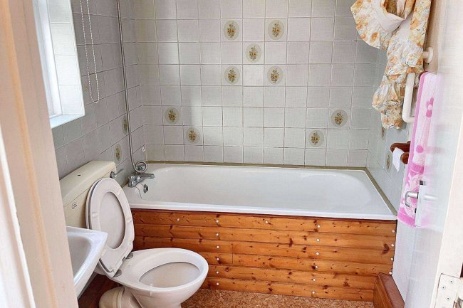 51 Bond Road, Mitcham, CR4 3HG 2