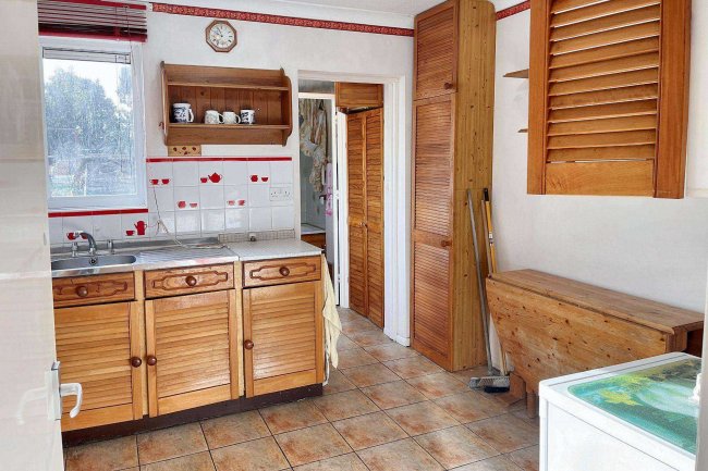 51 Bond Road, Mitcham, CR4 3HG 2