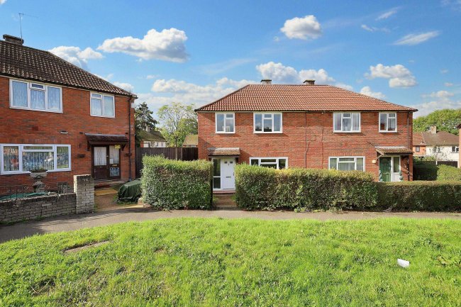 12 Sleaford Green, Watford, WD19 7EB 2