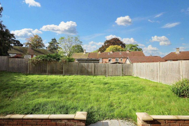 12 Sleaford Green, Watford, WD19 7EB 2