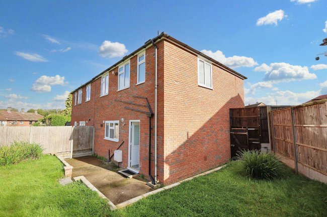 12 Sleaford Green, Watford, WD19 7EB 2