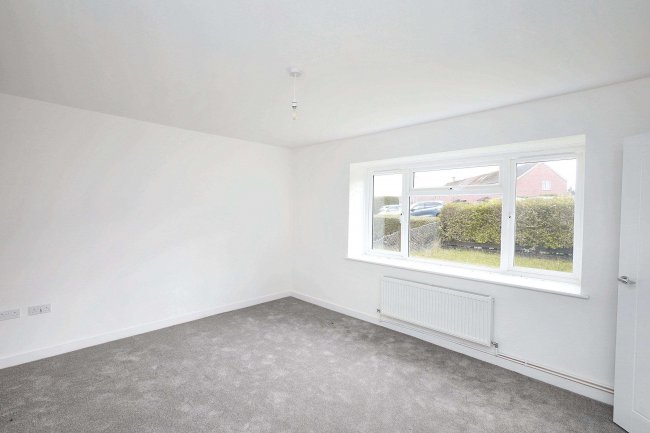 12 Sleaford Green, Watford, WD19 7EB 2