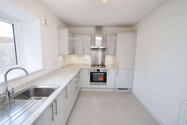 12 Sleaford Green, Watford, WD19 7EB 2