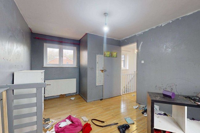 101 Gibbfield Close, Romford, Essex, RM6 5UF 5