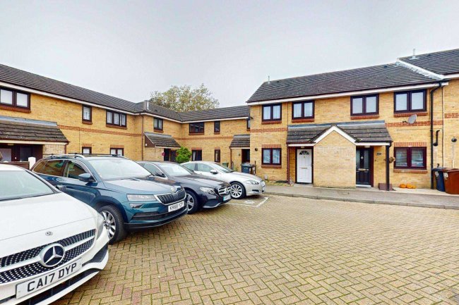 101 Gibbfield Close, Romford, Essex, RM6 5UF 5