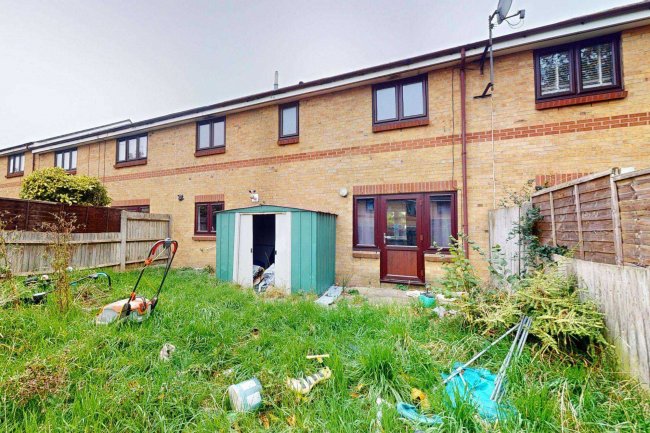 101 Gibbfield Close, Romford, Essex, RM6 5UF 5