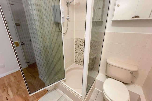 Flat 43 Balfour Court, Station Road, Harpenden, Hertfordshire, AL5 4XT 8