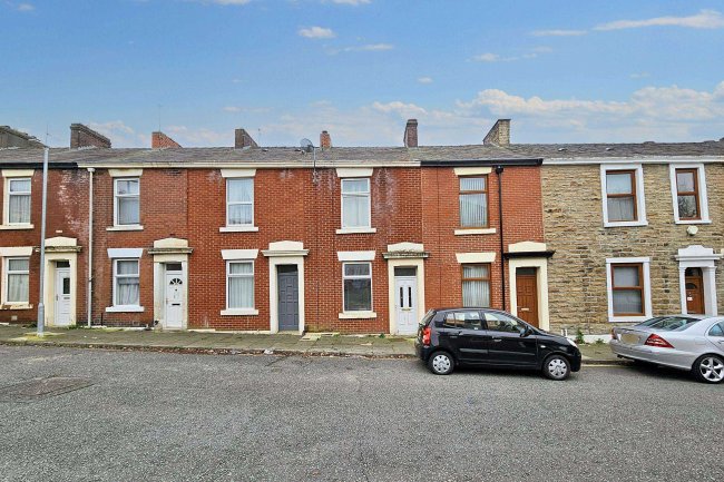 8 Kirby Road, Blackburn, Lancashire, BB2 4HW 9