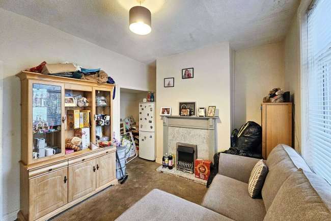 8 Kirby Road, Blackburn, Lancashire, BB2 4HW 9