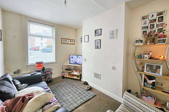 8 Kirby Road, Blackburn, Lancashire, BB2 4HW 9