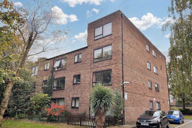 Flat 16, Grangewood 48/50, Upper Richmond Road, Putney SW15 2RN 2