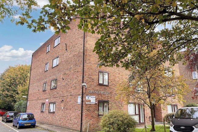 Flat 16, Grangewood 48/50, Upper Richmond Road, Putney SW15 2RN 2