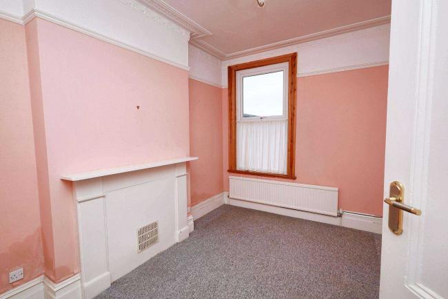 8 Goldsmith Road, Barnet, London N11 3JP 8