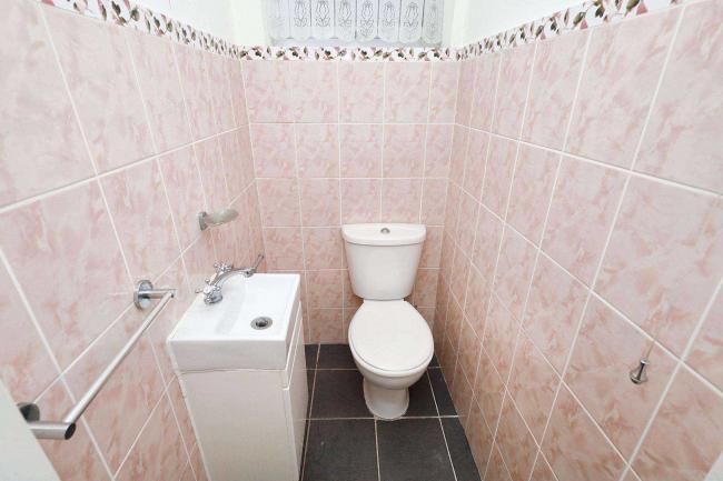 8 Goldsmith Road, Barnet, London N11 3JP 8