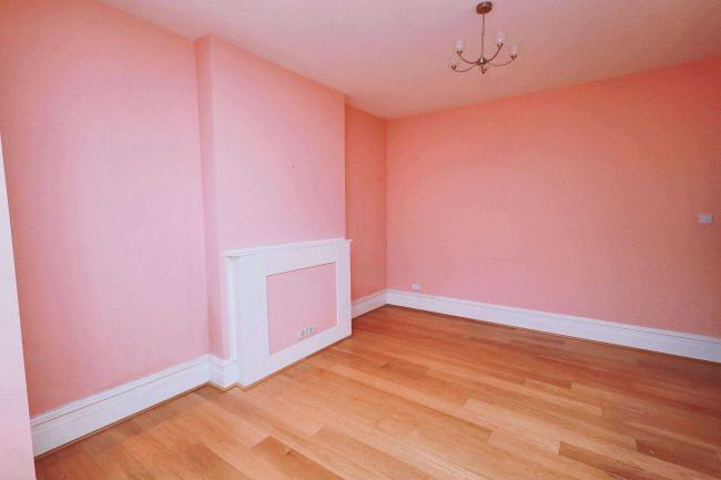 8 Goldsmith Road, Barnet, London N11 3JP 8