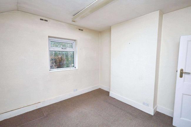 8 Goldsmith Road, Barnet, London N11 3JP 8