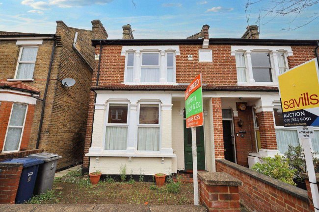 8 Goldsmith Road, Barnet, London N11 3JP 3