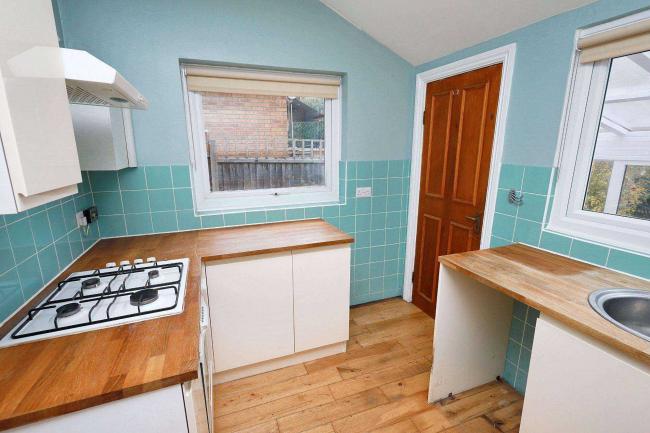 8 Goldsmith Road, Barnet, London N11 3JP 8