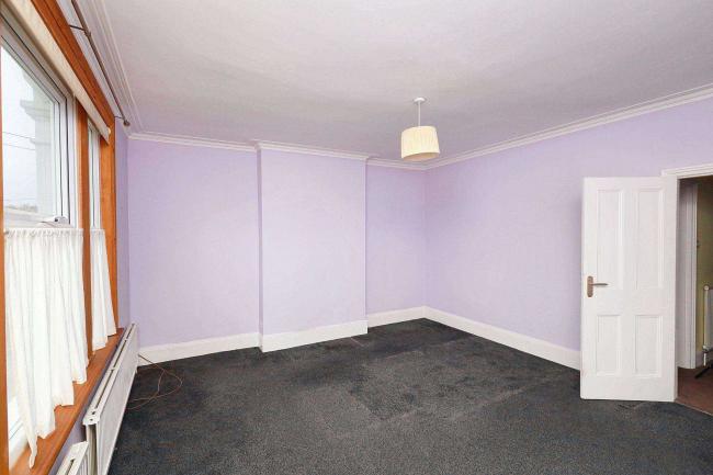 8 Goldsmith Road, Barnet, London N11 3JP 8