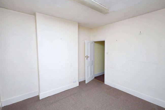 8 Goldsmith Road, Barnet, London N11 3JP 8