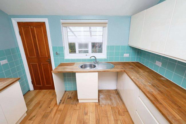 8 Goldsmith Road, Barnet, London N11 3JP 8