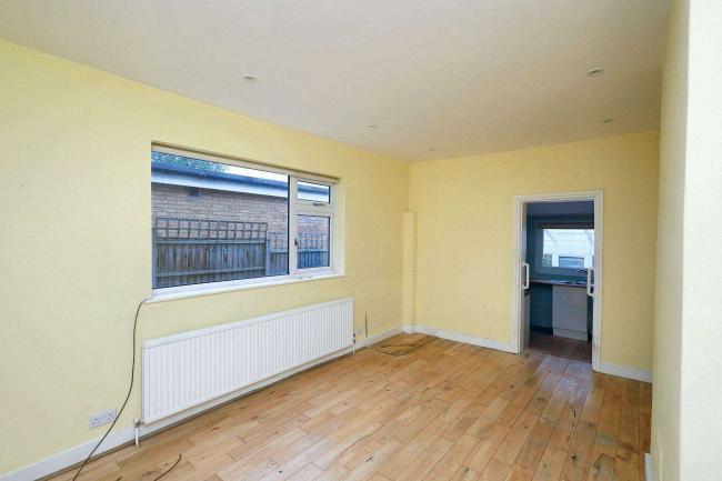 8 Goldsmith Road, Barnet, London N11 3JP 8