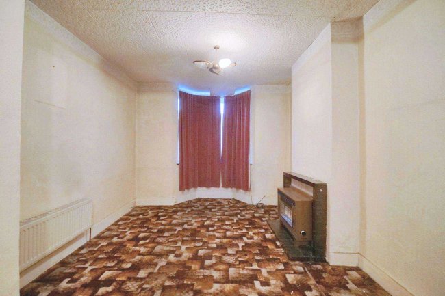 2 Byron Road, Walthamstow, London E17 4SW 5