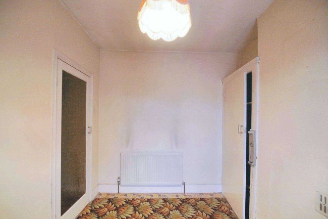 2 Byron Road, Walthamstow, London E17 4SW 5