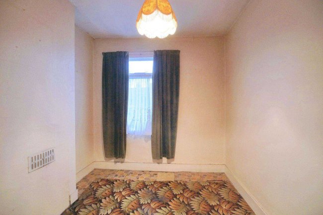 2 Byron Road, Walthamstow, London E17 4SW 5